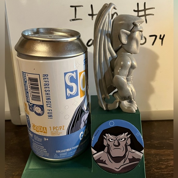 Funko Soda CHASE Stone Goliath Gargoyles cartoon limited ed PX previews figure - Picture 4 of 5